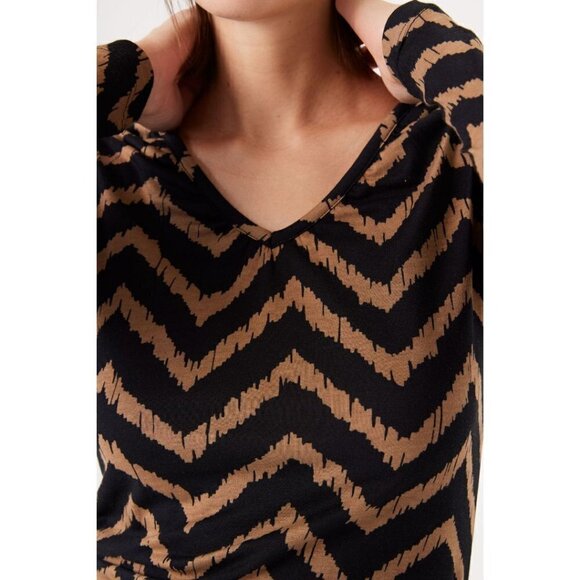NWT GARCIA Golden Brown & Black Chevron Top - Picture 4 of 6